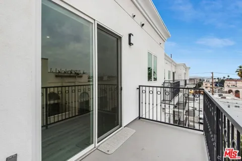 1237 S Holt Avenue #305