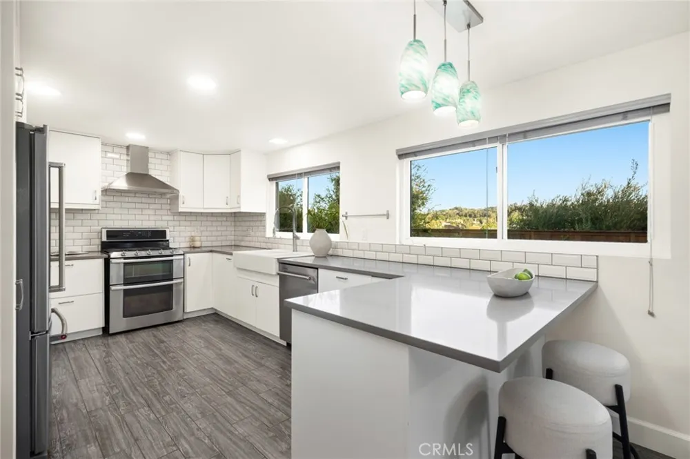 25182 Stockport Laguna Hills, CA 92653