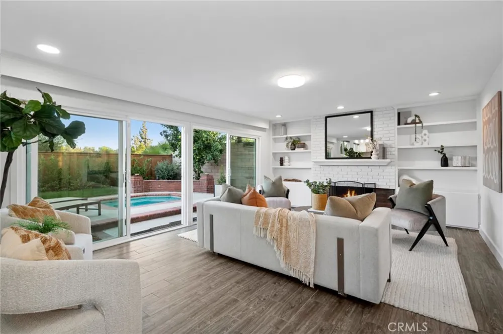 25182 Stockport Laguna Hills, CA 92653