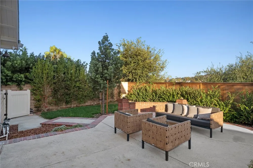 25182 Stockport Laguna Hills, CA 92653