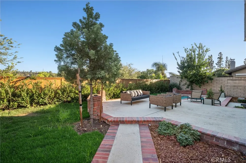 25182 Stockport Laguna Hills, CA 92653
