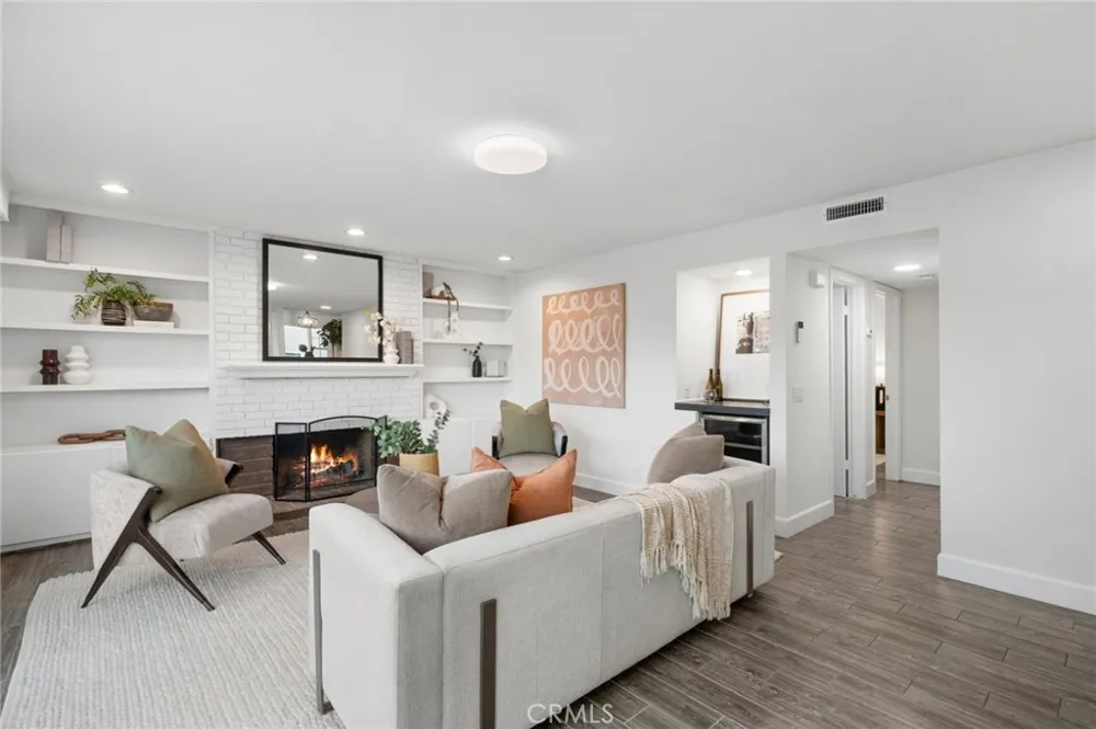25182 Stockport Laguna Hills, CA 92653
