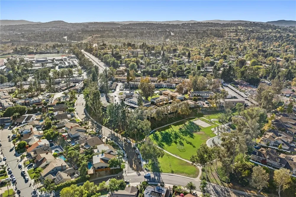 25182 Stockport Laguna Hills, CA 92653
