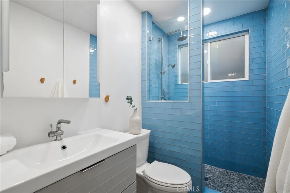 25182 Stockport Laguna Hills, CA 92653