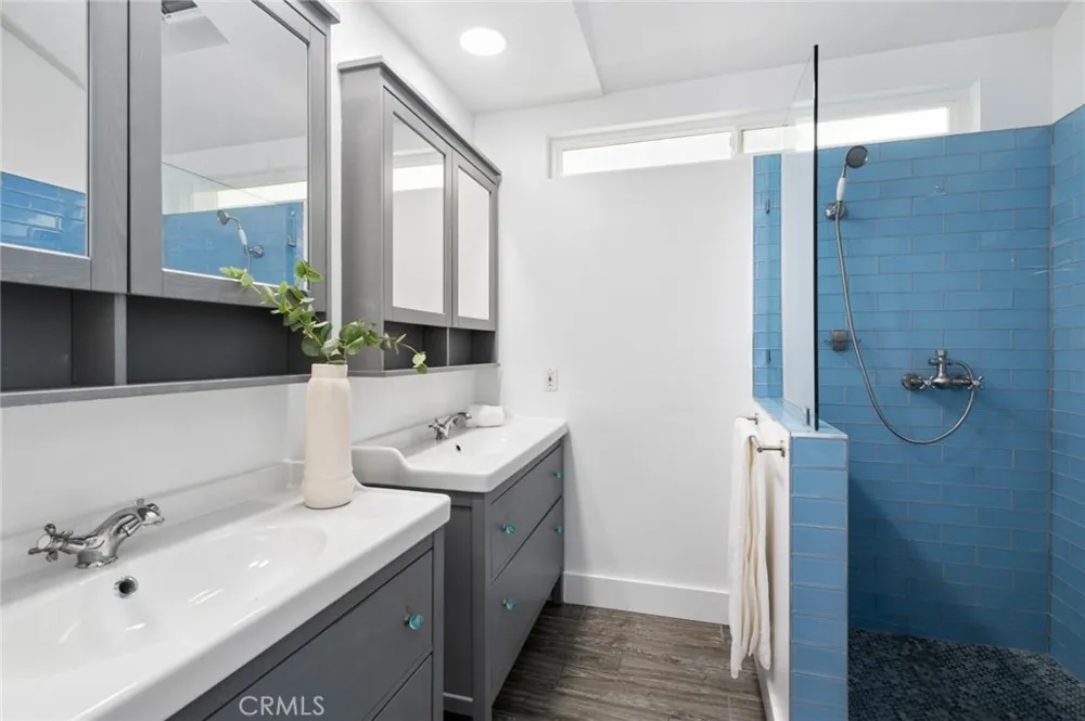 25182 Stockport Laguna Hills, CA 92653