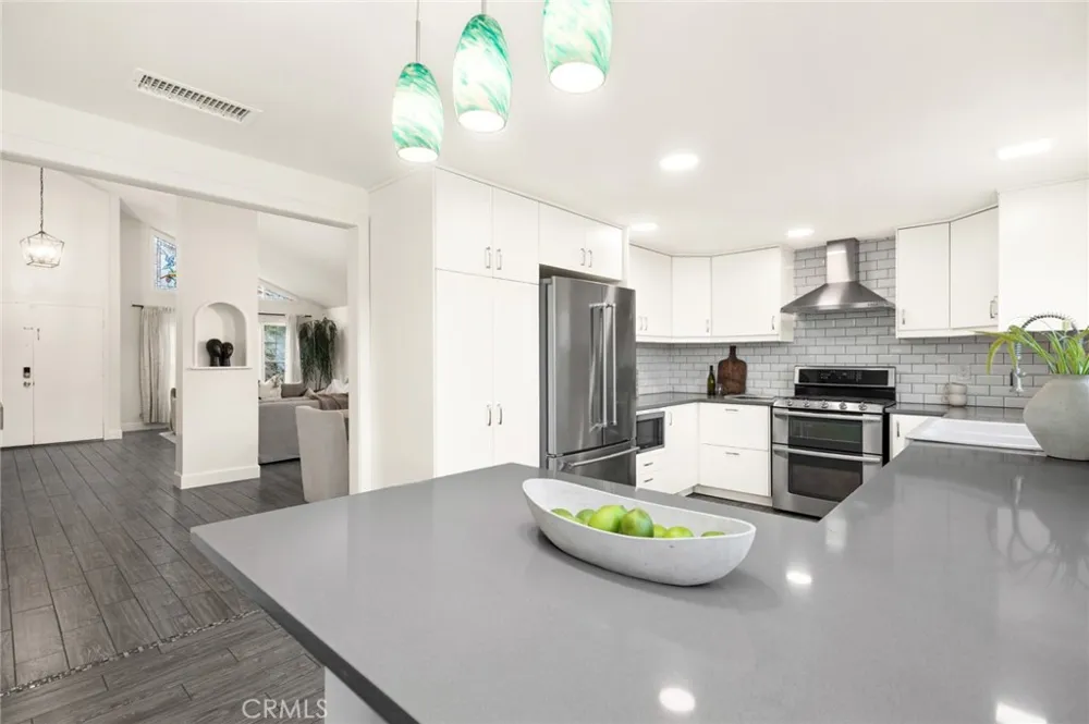 25182 Stockport Laguna Hills, CA 92653