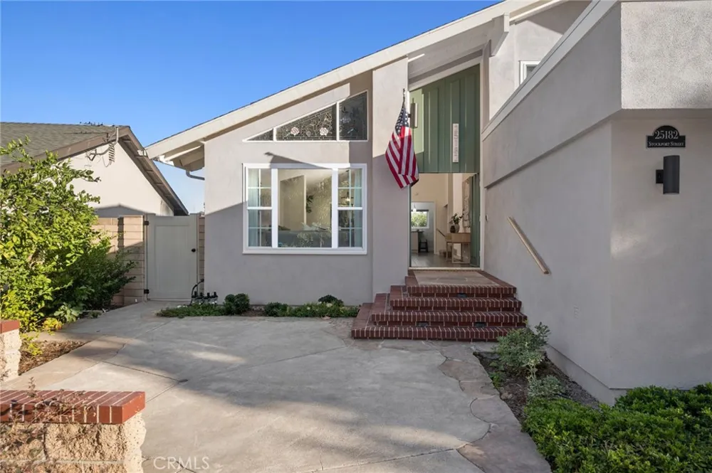 25182 Stockport Laguna Hills, CA 92653