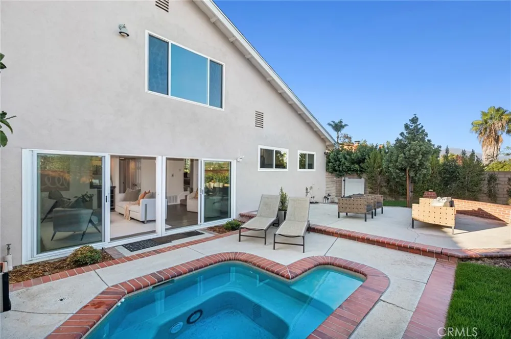 25182 Stockport Laguna Hills, CA 92653