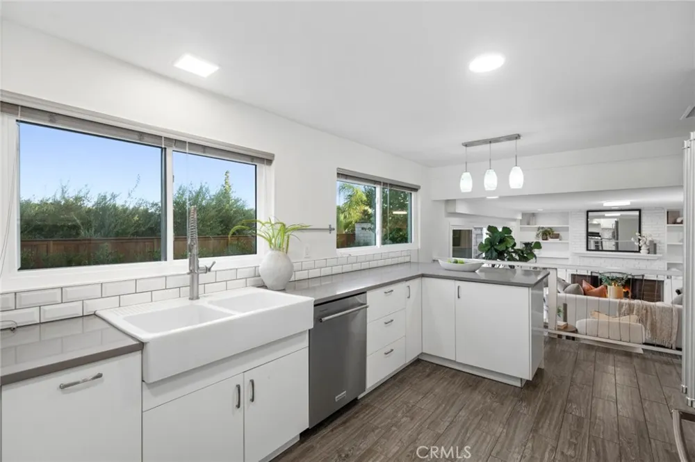25182 Stockport Laguna Hills, CA 92653