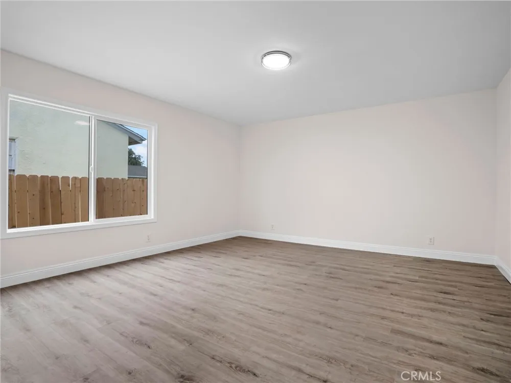 2422 Forest Santa Ana, CA 92706