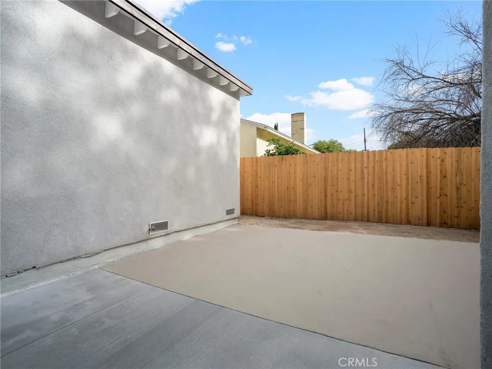 2422 Forest Santa Ana, CA 92706