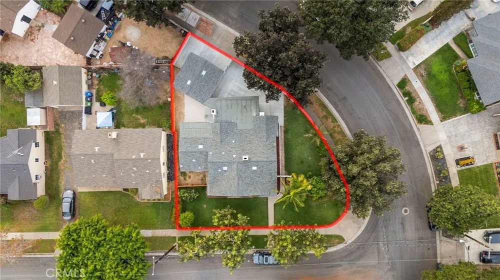 2422 Forest Santa Ana, CA 92706