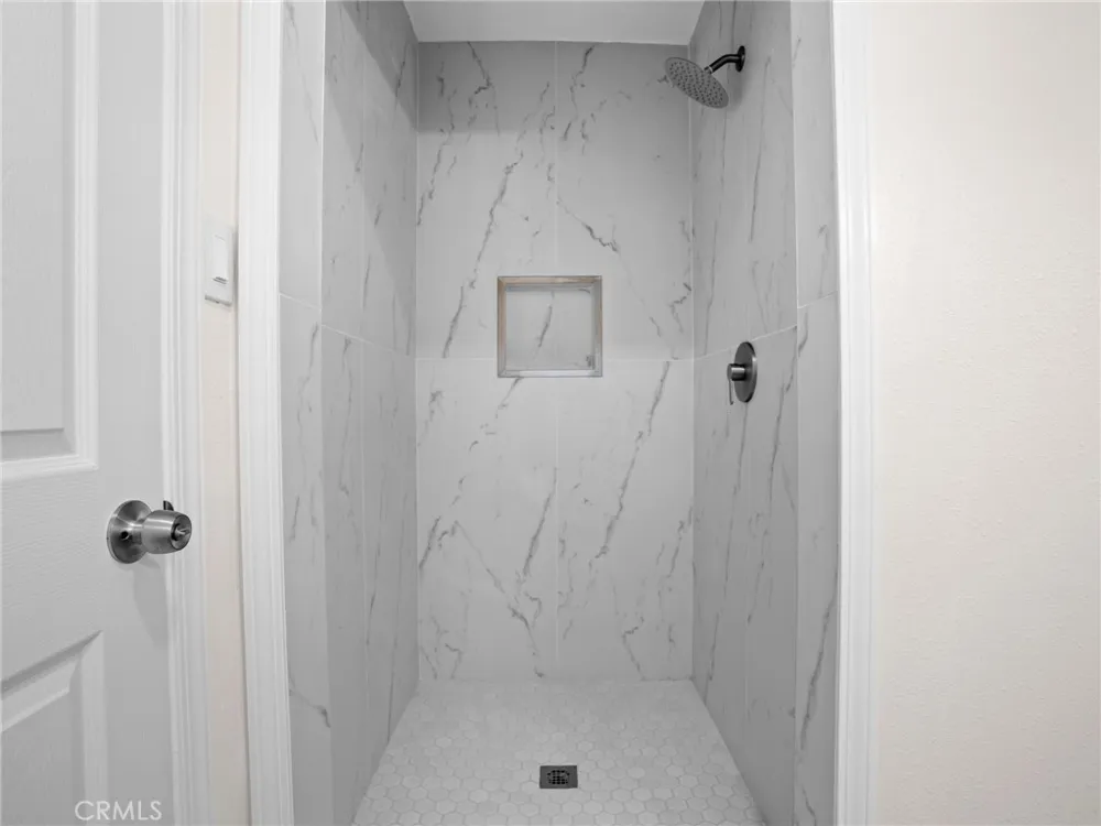 2422 Forest Santa Ana, CA 92706