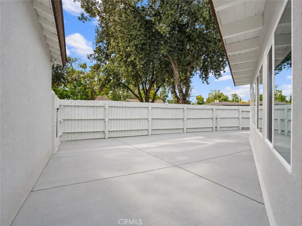 2422 Forest Santa Ana, CA 92706