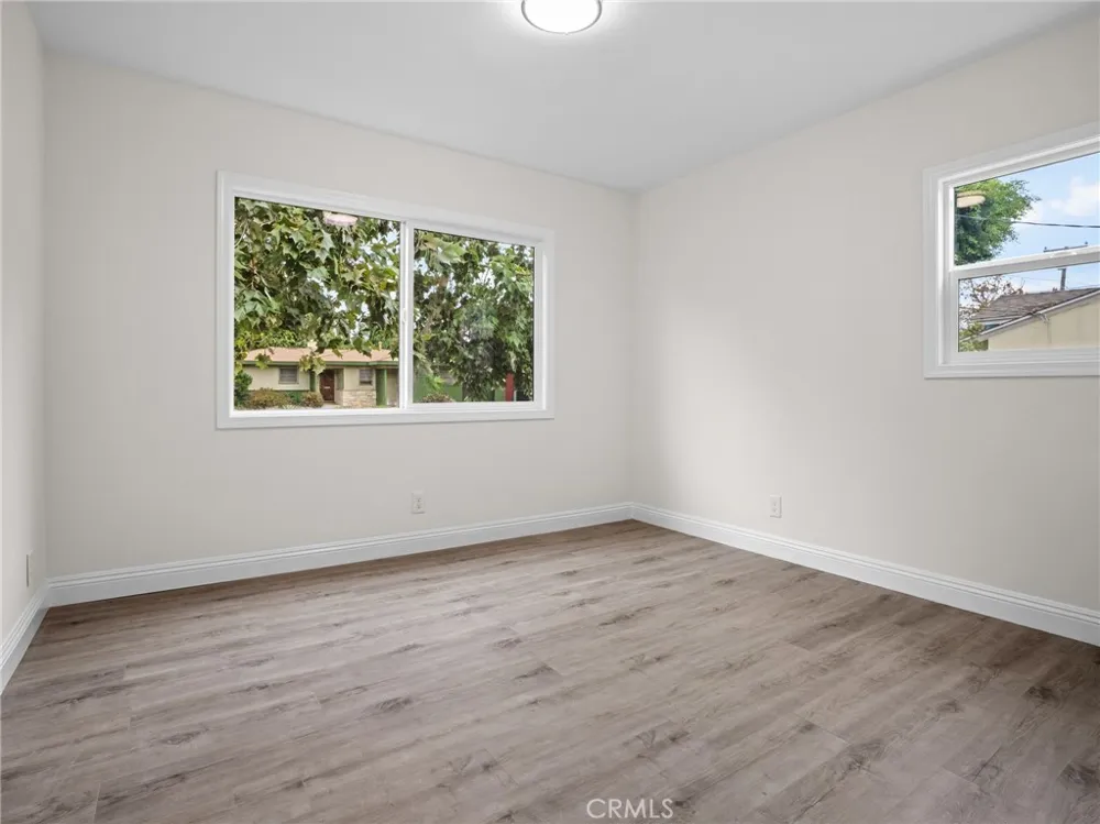 2422 Forest Santa Ana, CA 92706