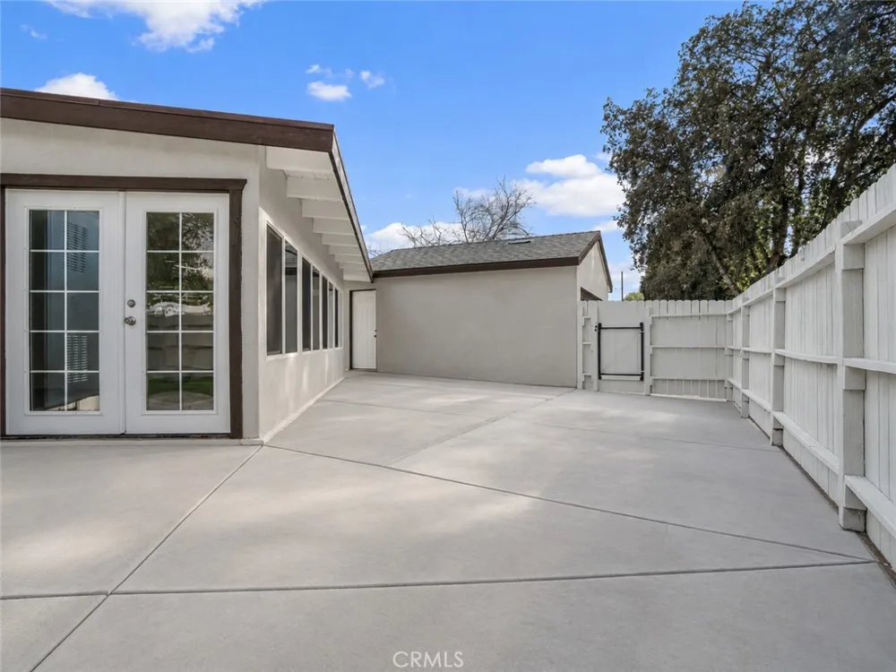2422 Forest Santa Ana, CA 92706