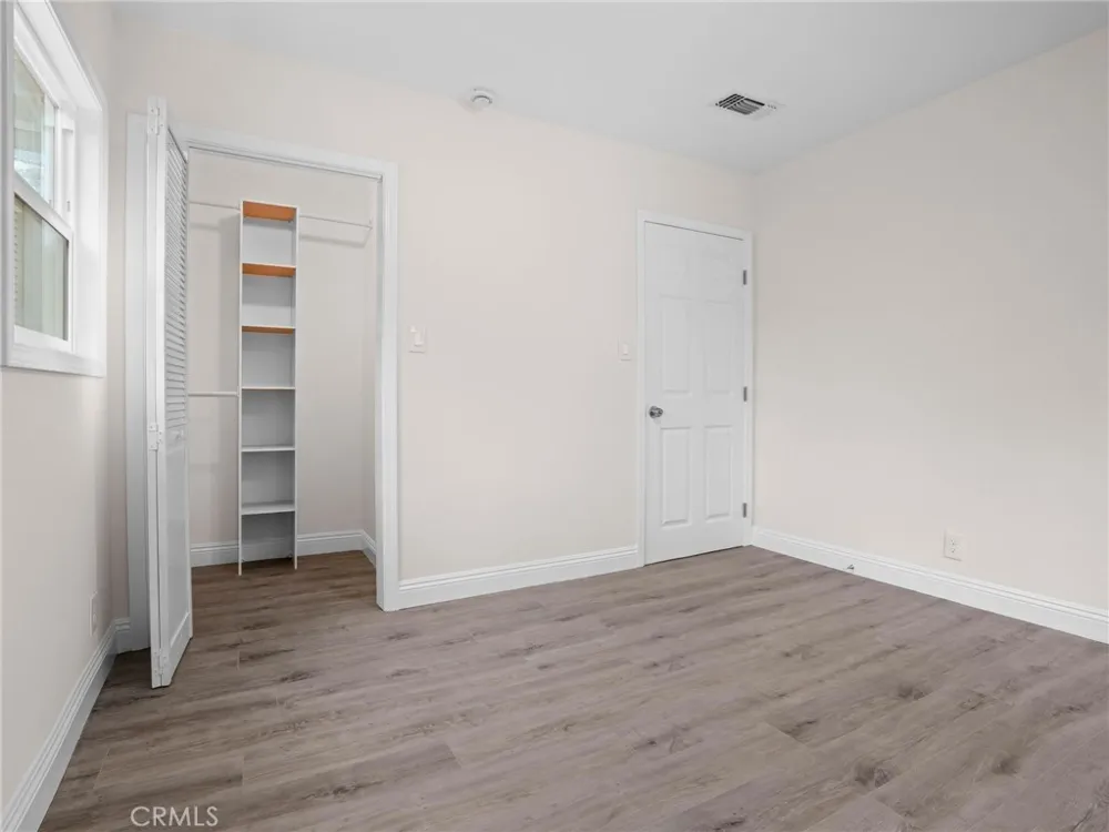 2422 Forest Santa Ana, CA 92706
