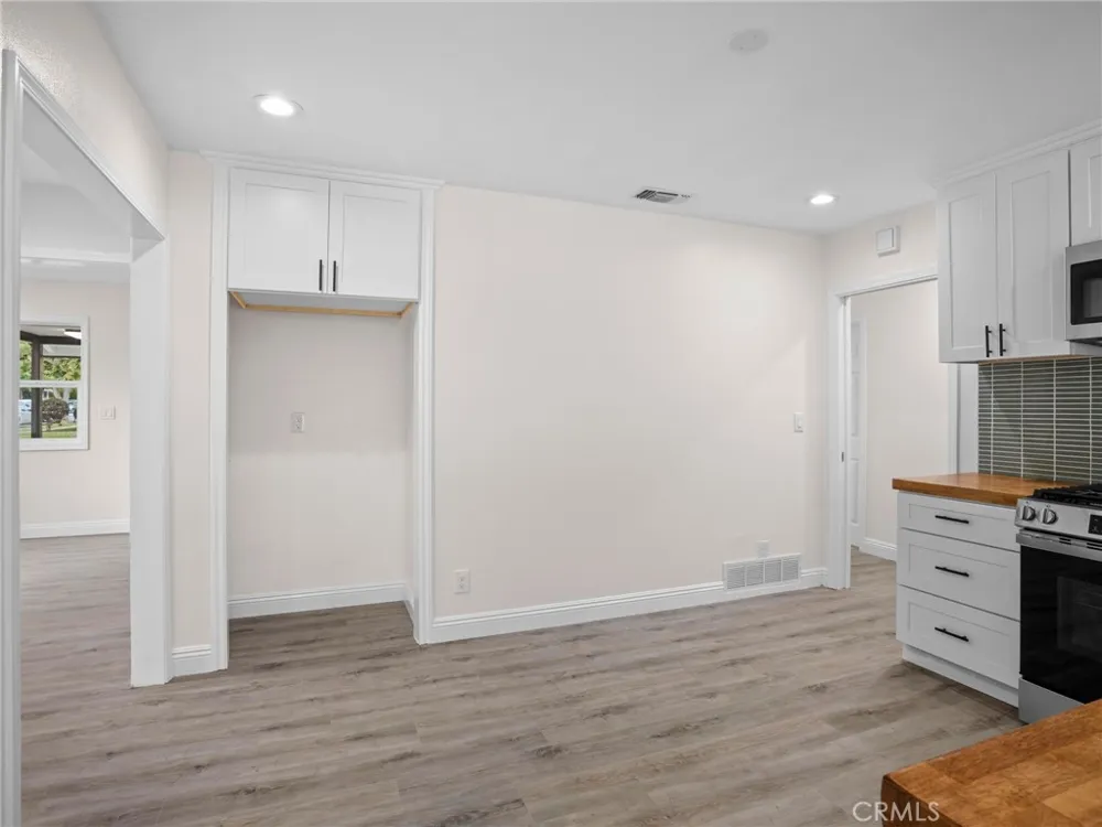 2422 Forest Santa Ana, CA 92706