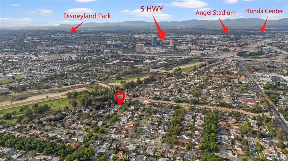 2422 Forest Santa Ana, CA 92706