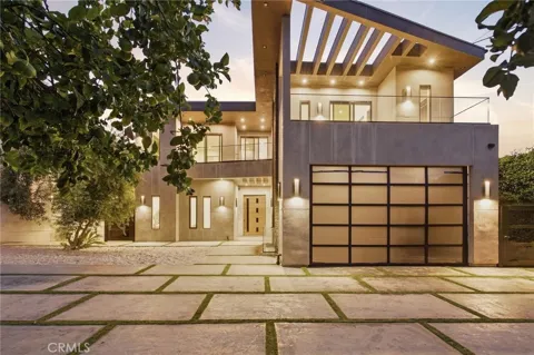 5239 Avenida Hacienda