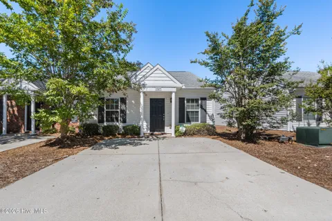 1527 Abby Way