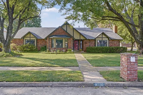 8706 E 109th Street