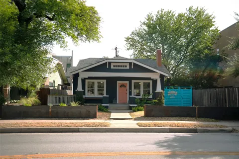 1607 E Cesar Chavez Street