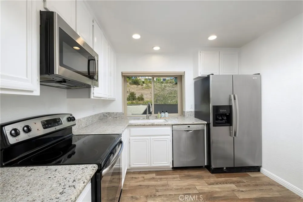 11 Sunshine Irvine, CA 92603