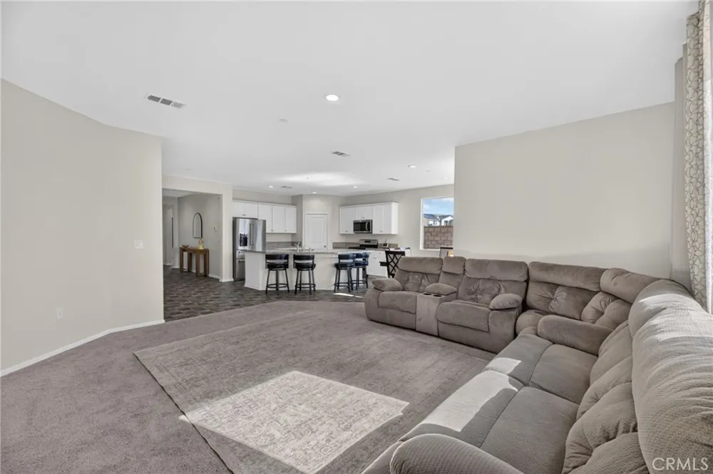 4877 Goldfinch Street Hemet, CA 92545