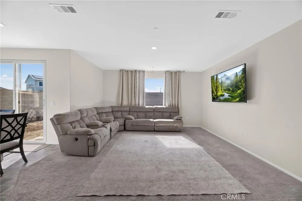 4877 Goldfinch Street Hemet, CA 92545