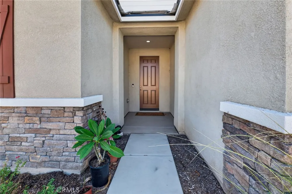 4877 Goldfinch Street Hemet, CA 92545