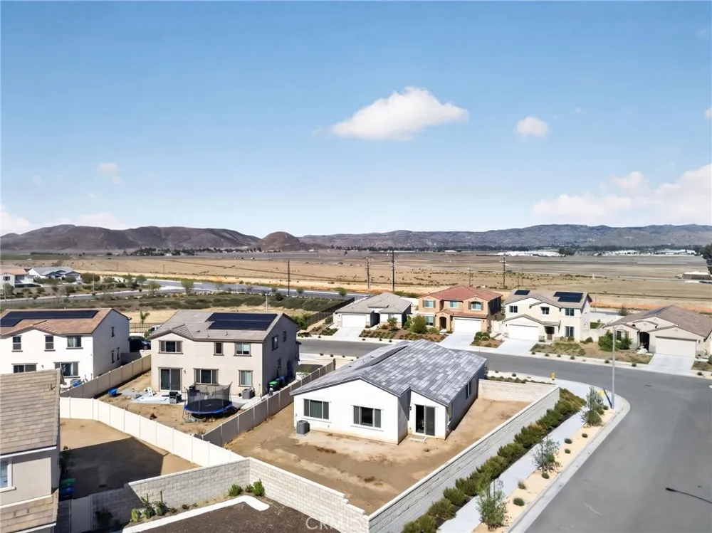 4877 Goldfinch Street Hemet, CA 92545