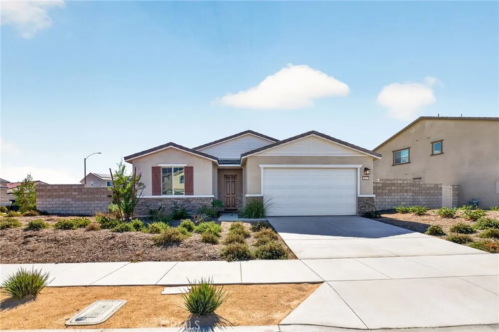 4877 Goldfinch Street Hemet, CA 92545