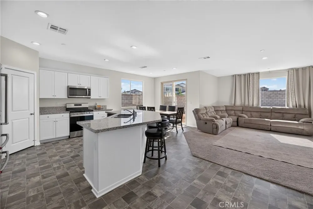 4877 Goldfinch Street Hemet, CA 92545