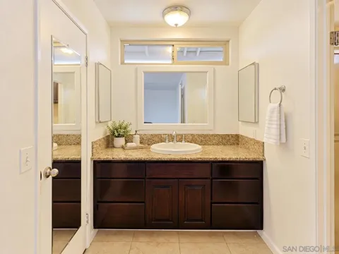 6590 High Knoll