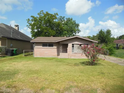 8110 Livingston