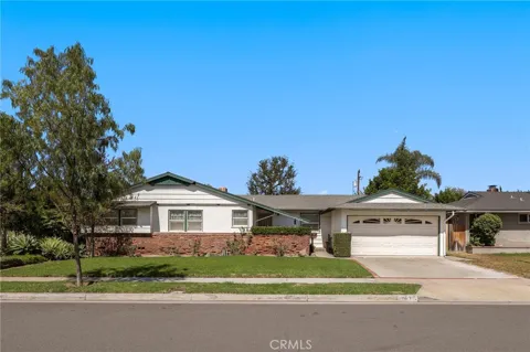 2439 E Paradise Road