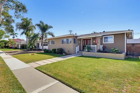 6448 E Pageantry