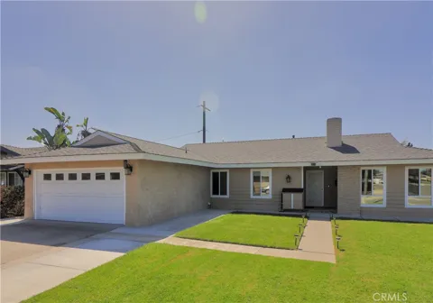 2616 E Maverick Avenue