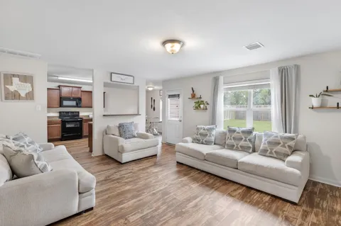 10035 Meadow Mill Forest Lane
