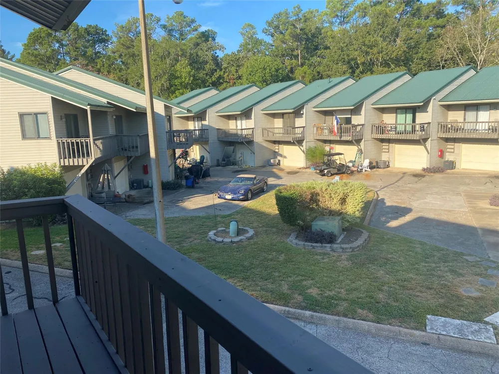 501 Bass Boat Village Village #106 Huntsville, TX 77320