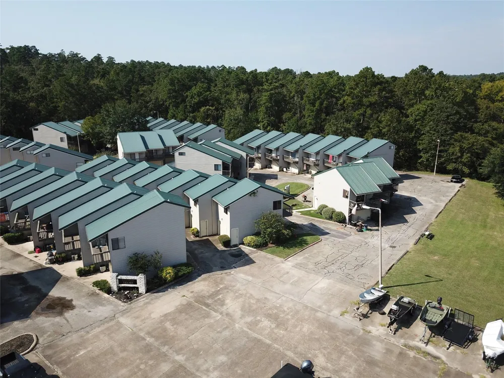 501 Bass Boat Village Village #106 Huntsville, TX 77320