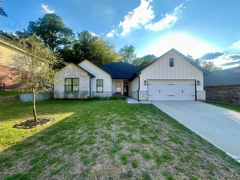 13637 Hidden Valley Drive Montgomery, TX 77356