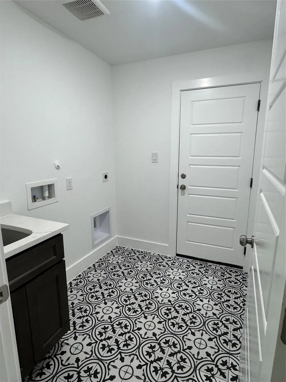 13194 Lake Conroe Bay Road Willis, TX 77318