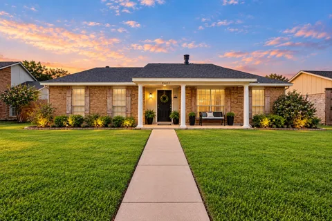 8605 Woodside Drive