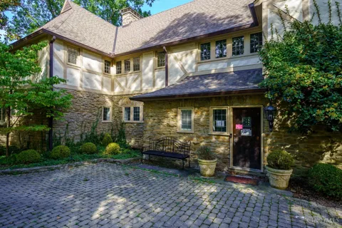 14 Garden Place