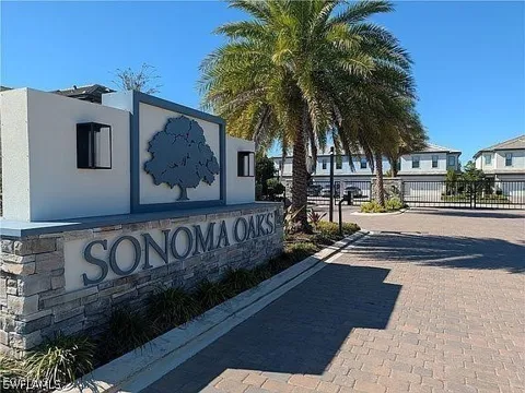 Sonoma Oaks Circle