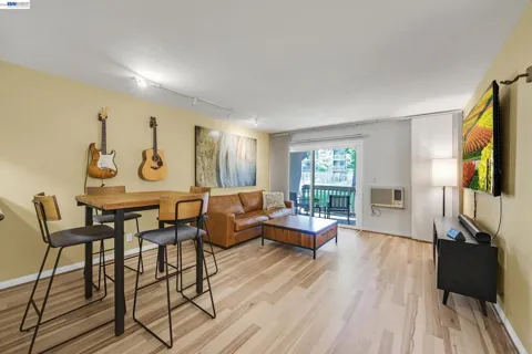 1087 Murrieta Blvd #138