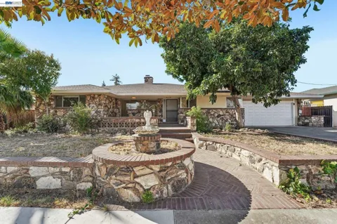214 Redondo Dr