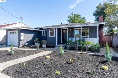 228 W Harder Rd